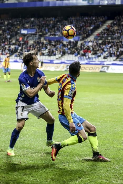 El partido entre el Real Oviedo y el Levante, en imágenes