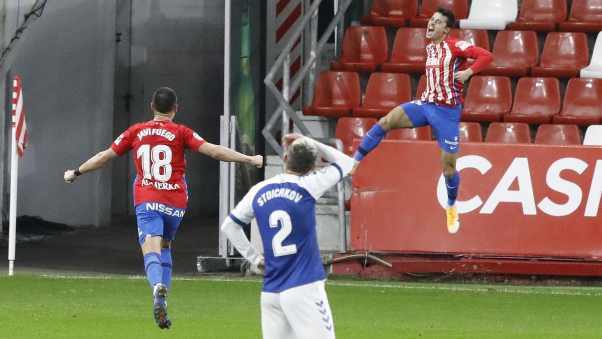 Gaspar celebra uno de sus dos goles frente al Sabadell esta temporada.