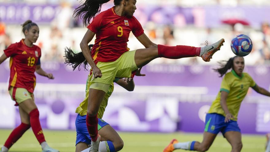La España de Salma pasa a cuartos