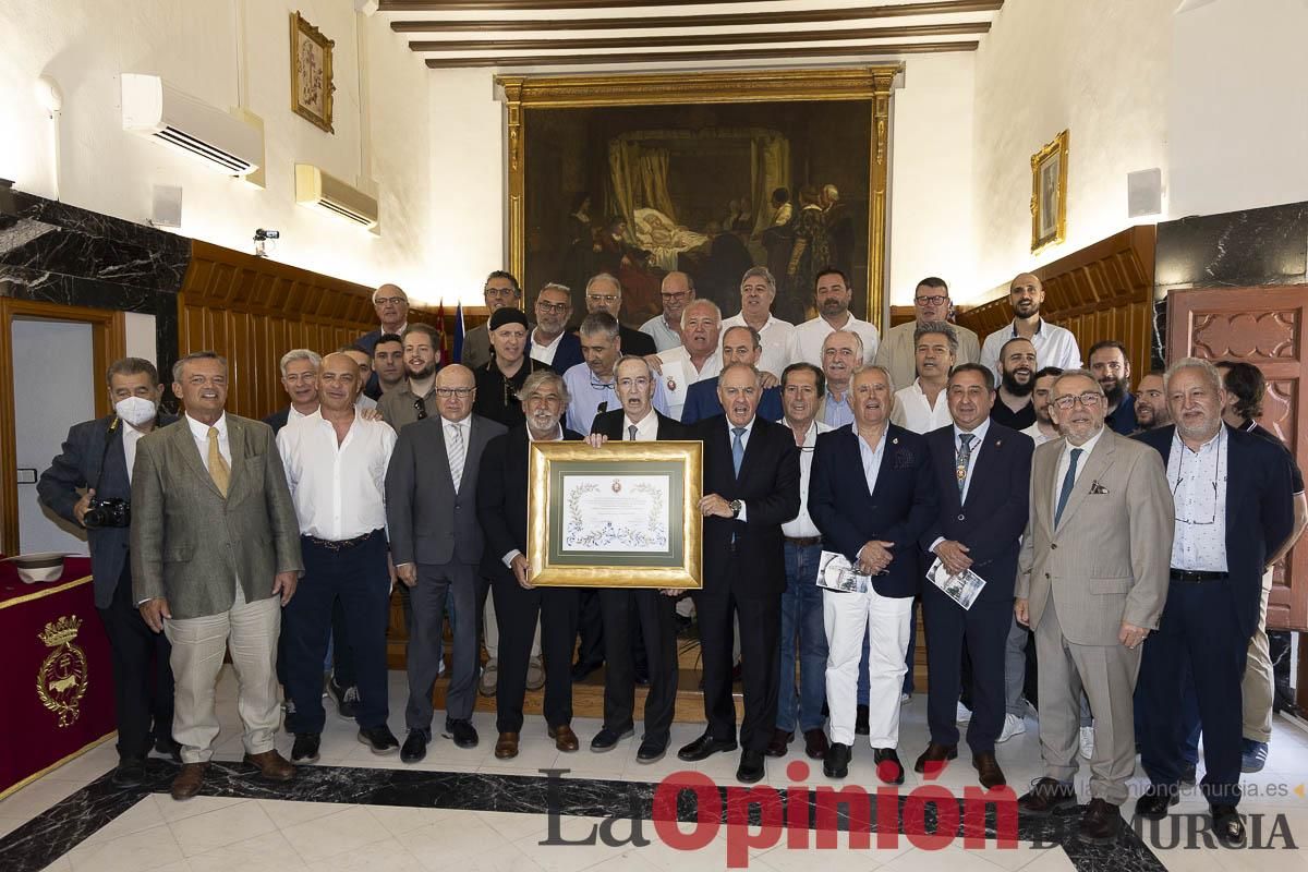 Así se ha vivido el emocionante acto del nombramiento de 'Hijo Predilecto' de Caravaca al doctor Juan Manuel Laborda