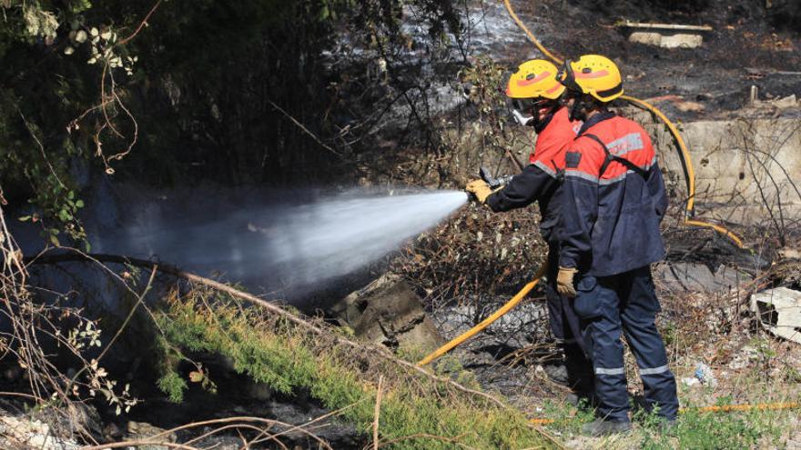 Detenidos dos menores por provocar un incendio junto a la Font Roja