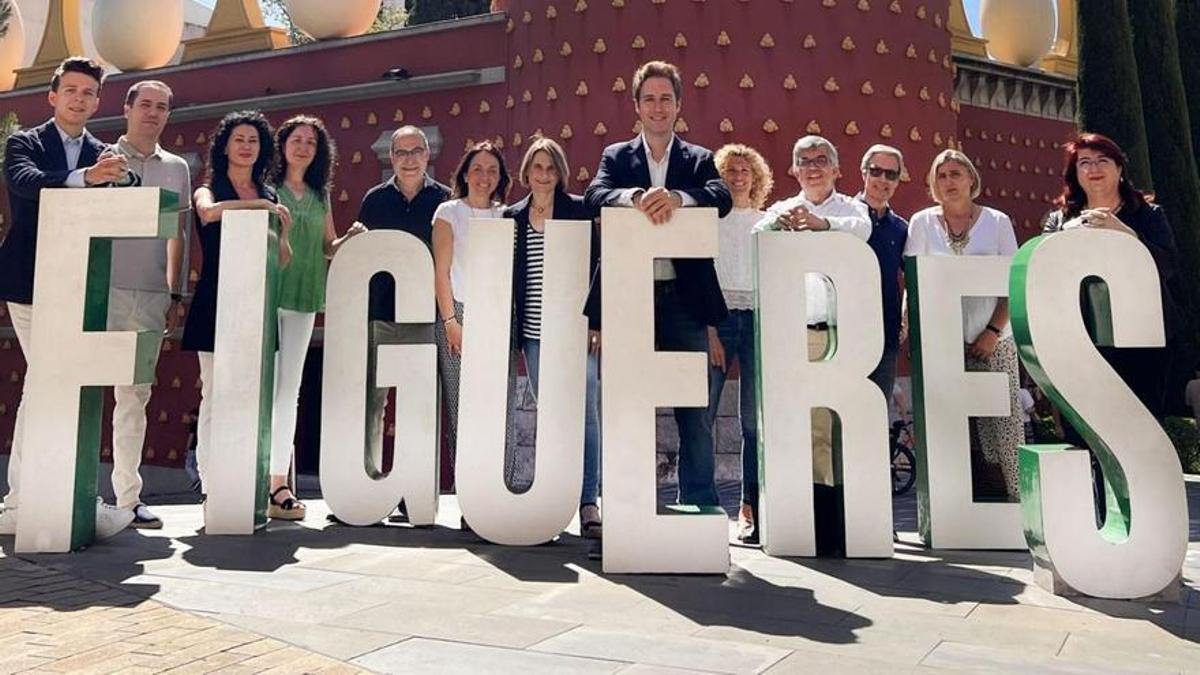 Els tretze regidors que formaran el nou govern municipal de Figueres
