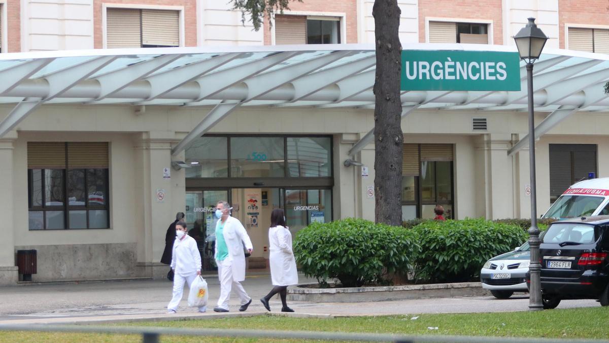 Entrada de Urgencias del Hospital General de València.