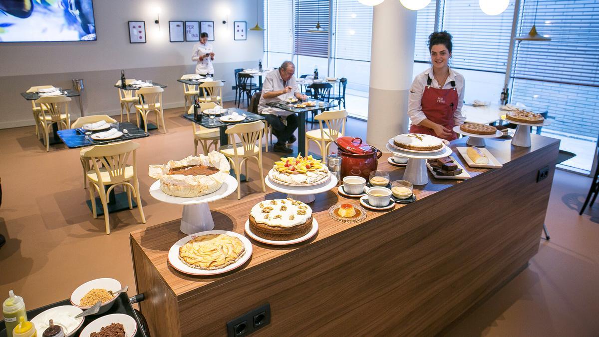 La barra de los postres con carro.