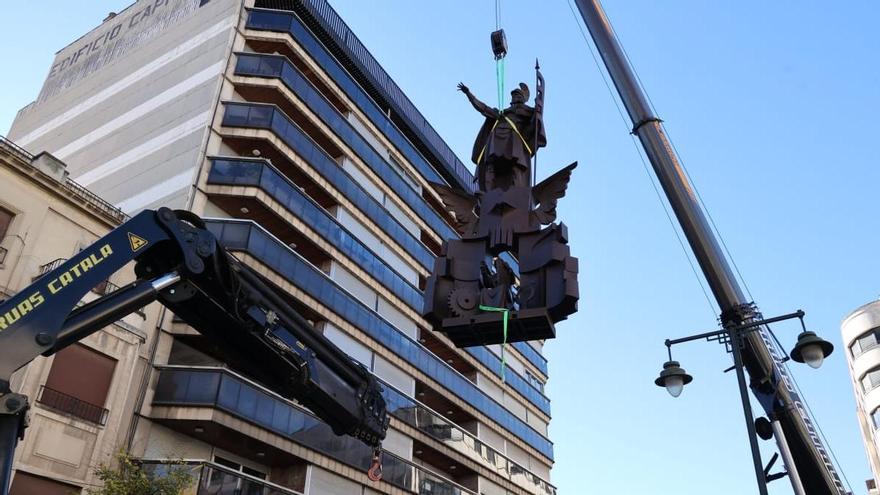 El monumento restaurado de Sant Jordi vuelve a la Rosaleda