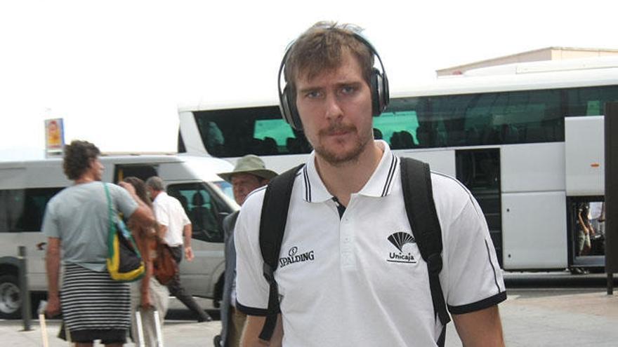 Zoran Dragic llegará este mediodía a Málaga para cerrar su salida del club hacia los Suns de Phoenix.