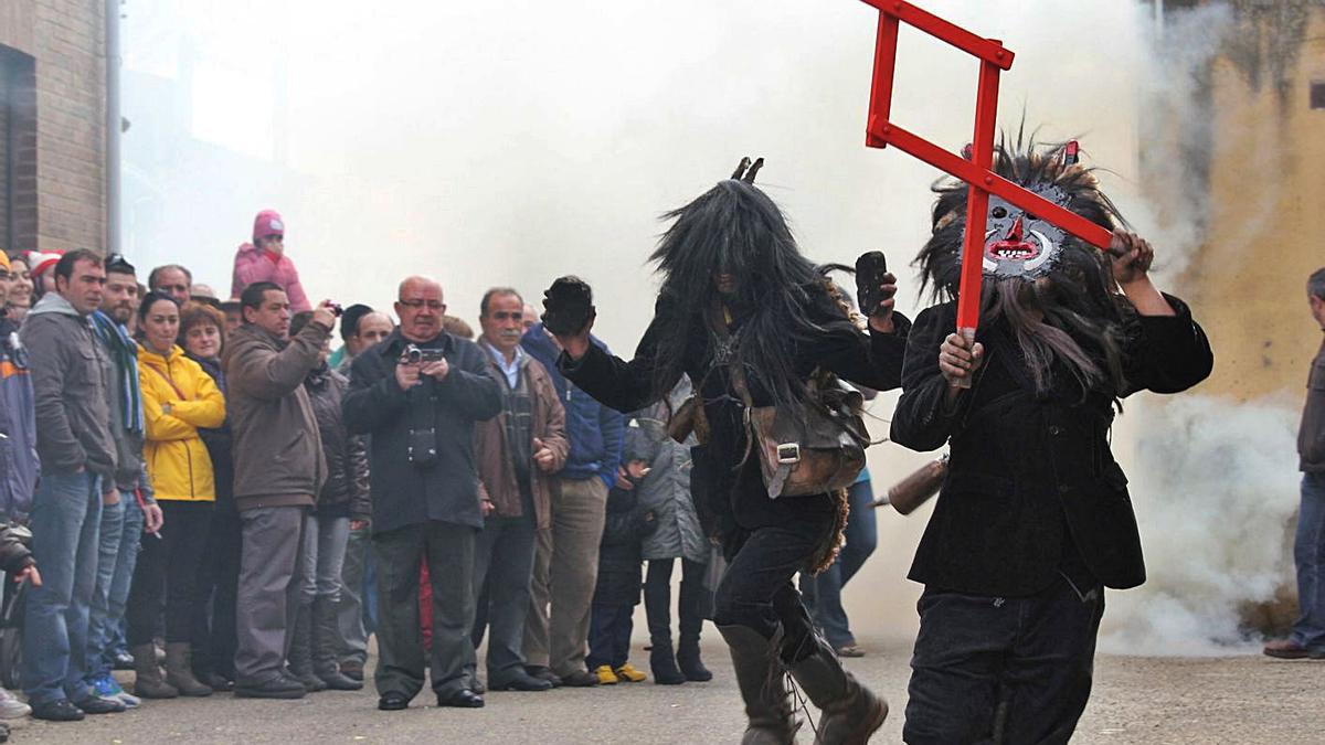 Masrcarada de los Carochos que se celebra en Riofrío de Aliste. 