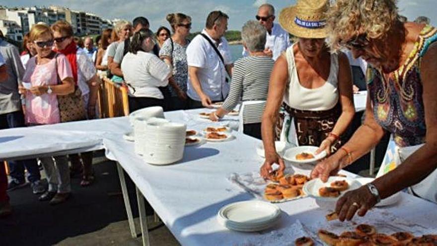 La degustació d&#039;anxoves a la Riba és un dels moments àlgids