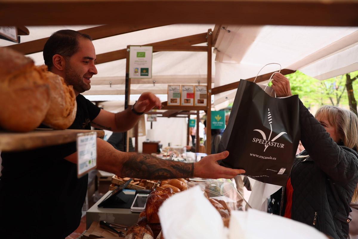 El retorno del Mercado Artesanal y Ecológico a Oviedo El retorno del Mercado Artesanal y Ecológico a Oviedo