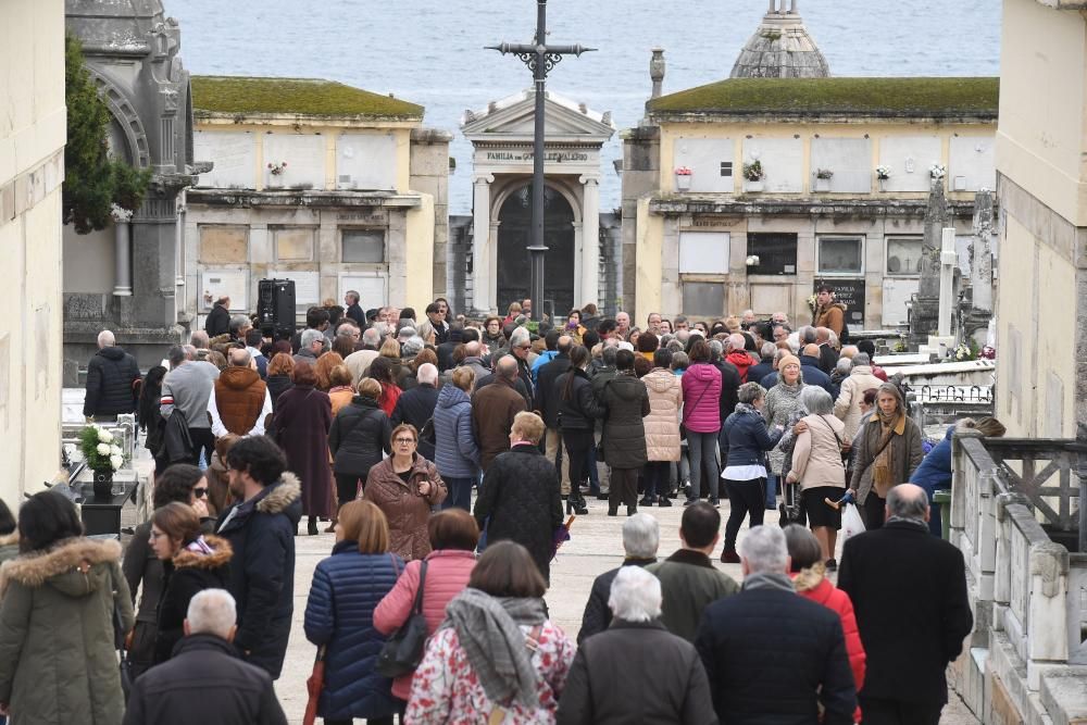 Día de todos los Santos en el cementerio de San Amaro