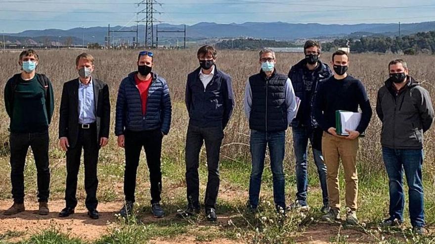 Representants d&#039;ARaymond Tecniacero, Larix i Cots i Claret, al solar de la nova instal·lació