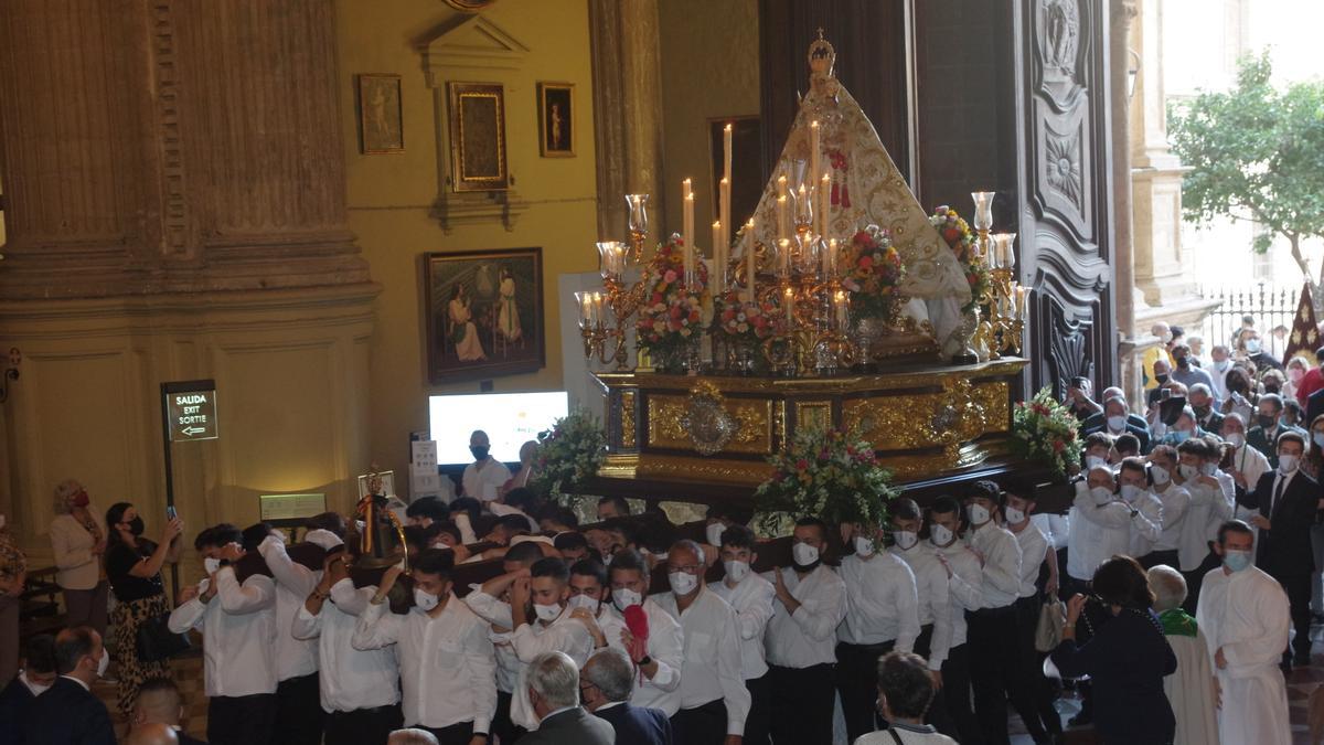 Procesión de la Virgen de Araceli y la Virgen del Amor Doloroso por el Centro