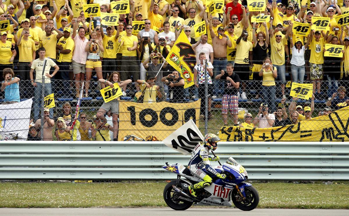 En 2009 Valentino Rossi consiguió su noveno título de Campeón del Mundo de MotoGP al quedar tercero en el circuito de Sepang. Ese año había conseguido en Assen su victoria número 100.