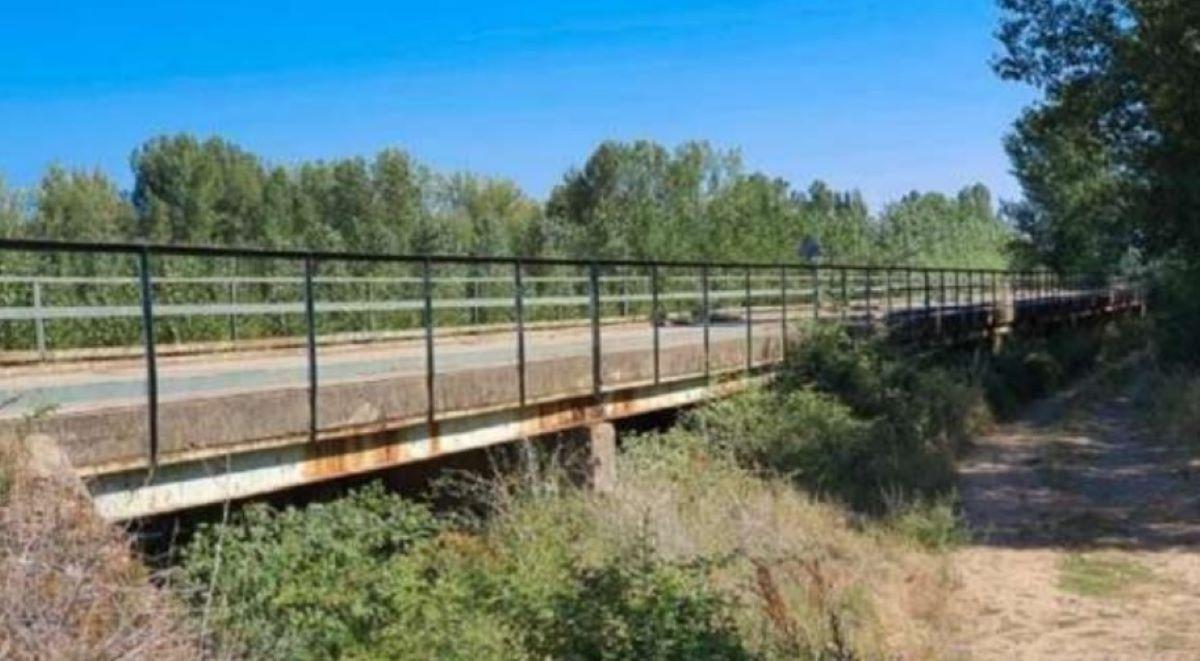Otra imagen del viaducto en el que se aprecia su deterioro.