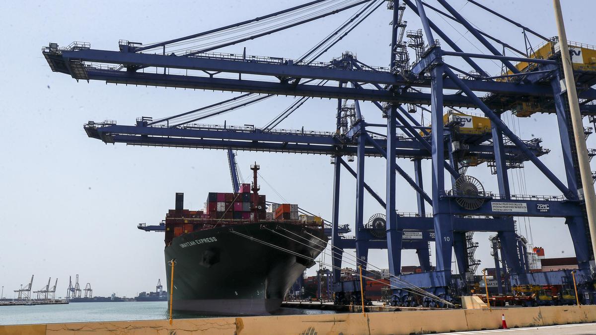 Terminal de contenedores en el recinto del Grao