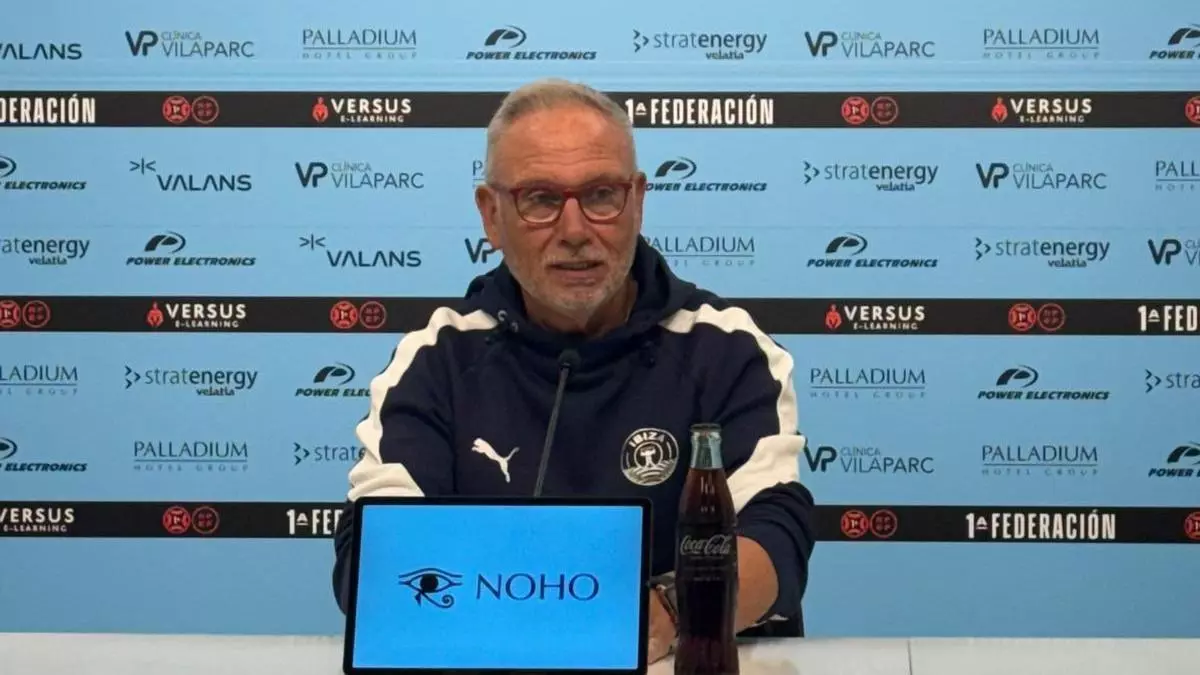Miguel Álvarez, entrenador de la UD Ibiza: "El equipo se ha rehecho y en la segunda parte hemos sido muy superiores"