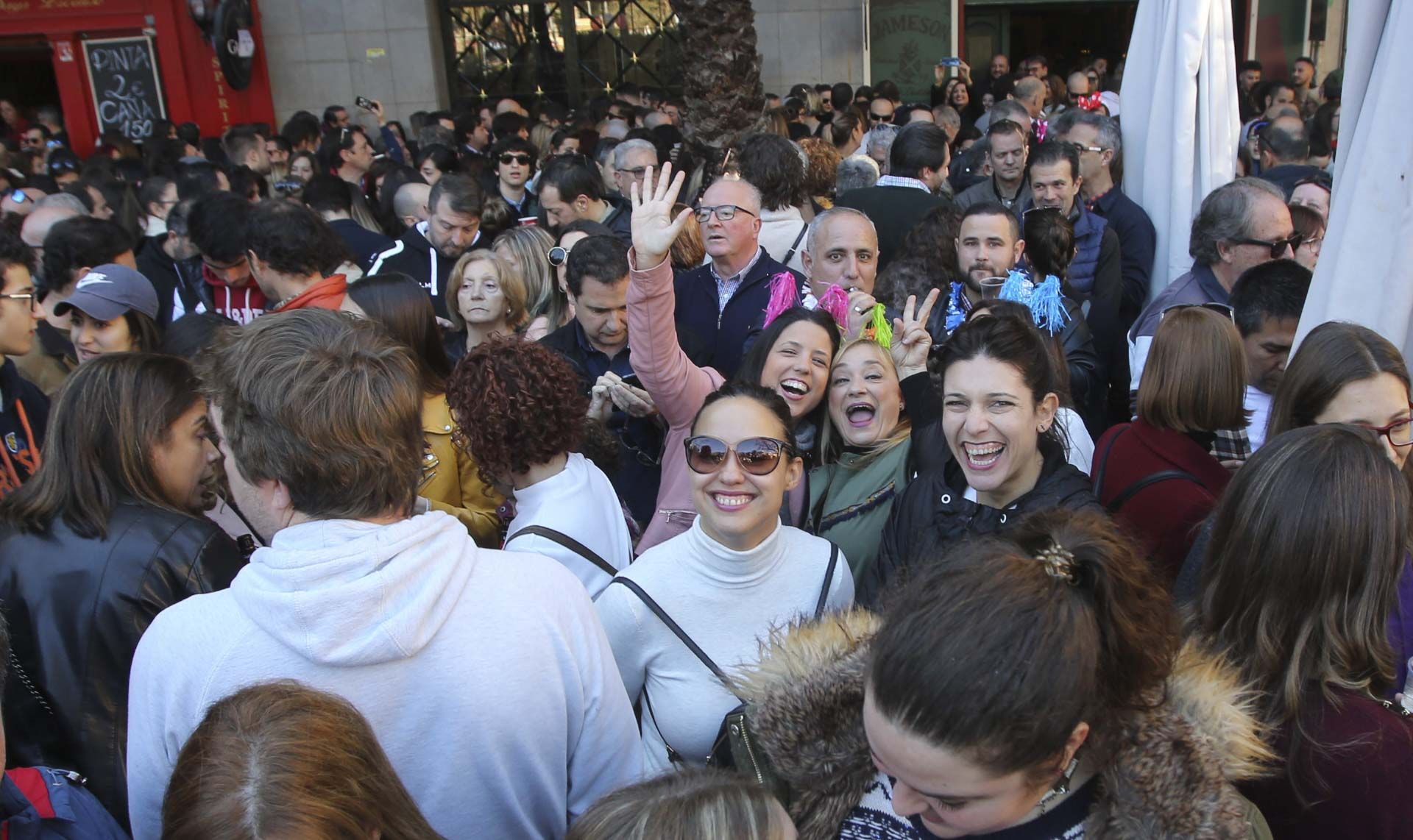 Así fueron las últimas mascletás celebradas en luceros en Nochevieja