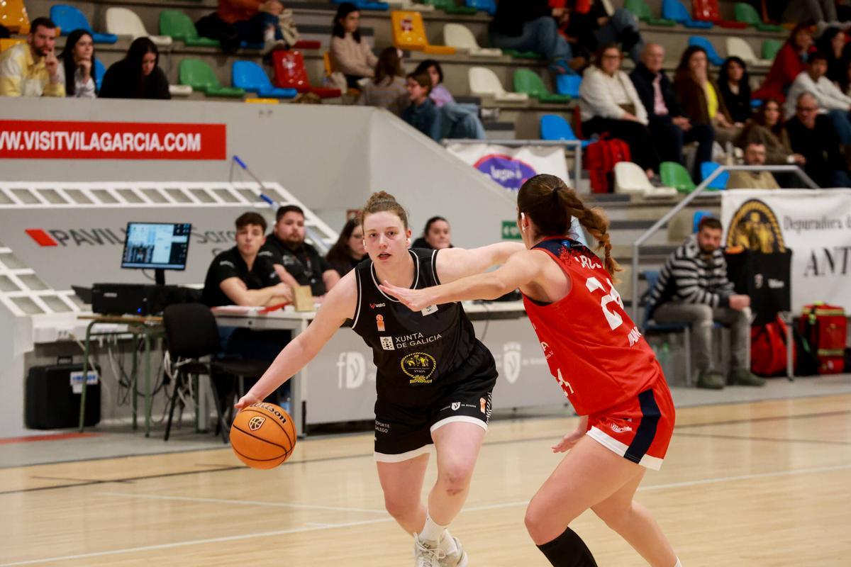 Ivewrsen fue clave en la victoria del Cortegada en los minutos finales.