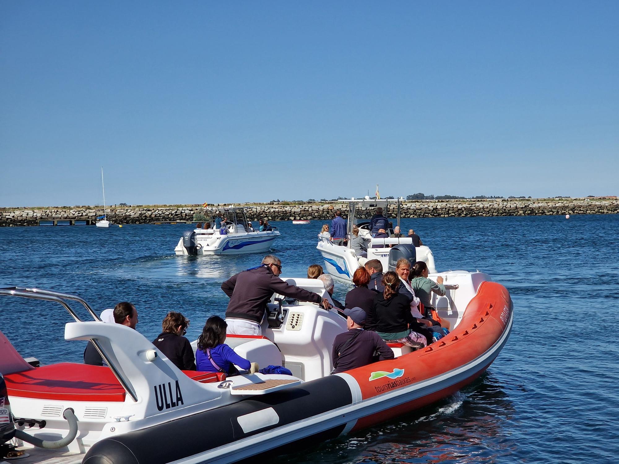 Peregrinos extranjeros que embarcaron en Vilanova para hacer la Ruta Xacobea hacia Pontecesures.