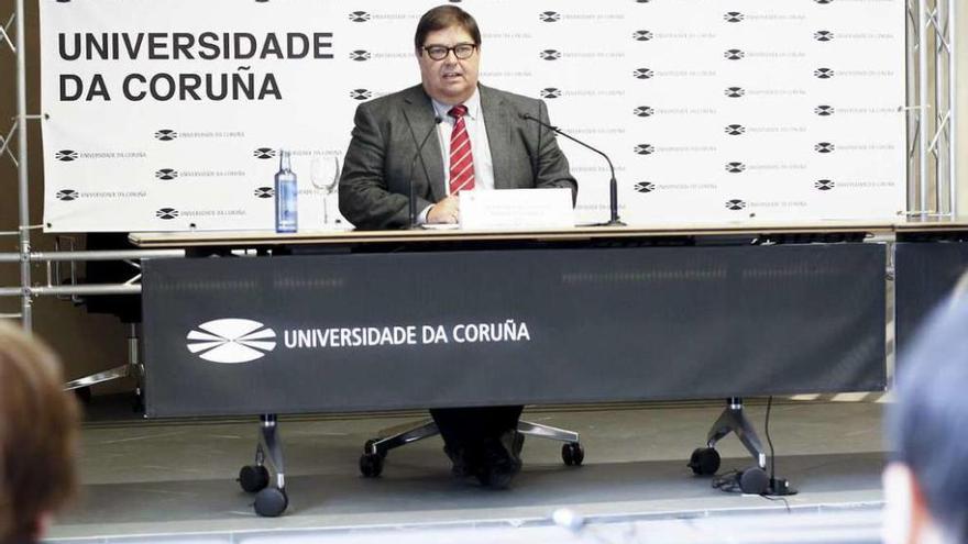 El rector de la Universidade da Coruña, Julio Abalde.