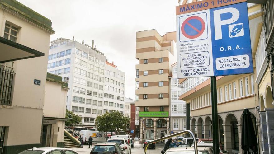 El Concello crea una &#039;zona roja&#039; para aparcar en plaza de Lugo, San Agustín y Santa Lucía