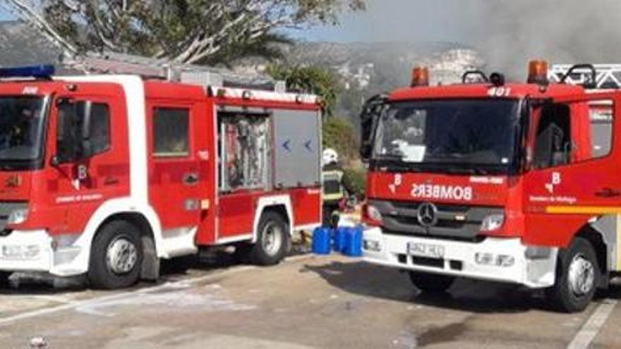 Un incendio que podría ser intencionado destruye cinco coches en un aparcamiento del Port d&#039;Andratx