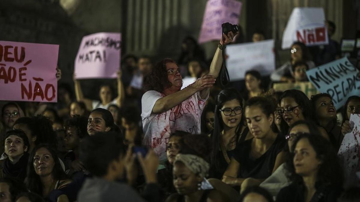 Activistas protestan en Río contra la violación de una adolescente el pasado 27 de mayo