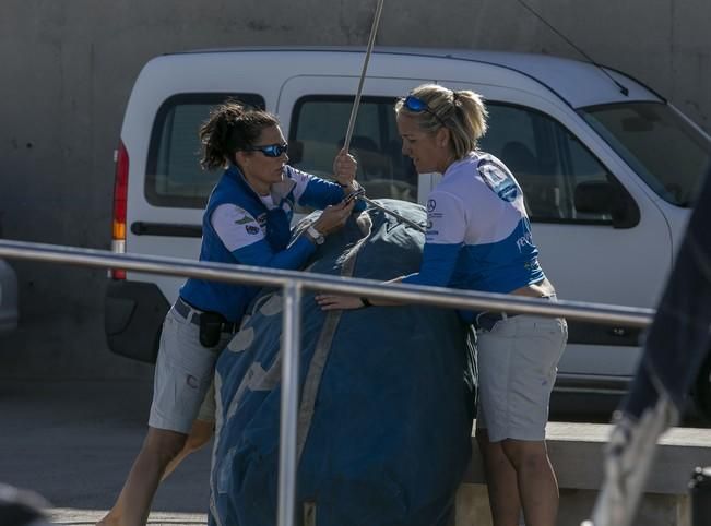 14/11/2016  deporte aventura sanidad  cinco mujeres que han superado el cancer cruzarán el atlántico patrocinadas por  pelayo que han realizado una escala en el muelle de marina de san miguel realizando un entrenamiento en la bahia