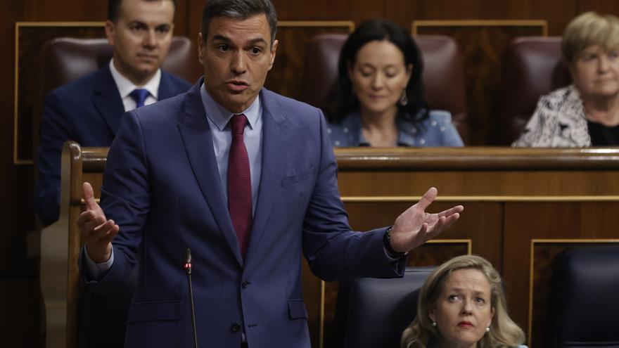 Pedro Sánchez anuncia una rebaja del IVA de la luz del 10% al 5%