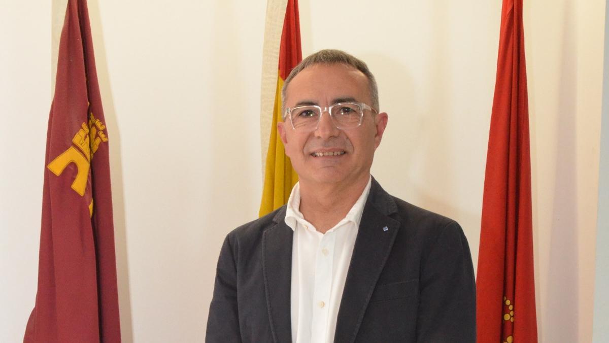 Francisco Espín renueva presidencia de Aremur para defender el sector energético regional.