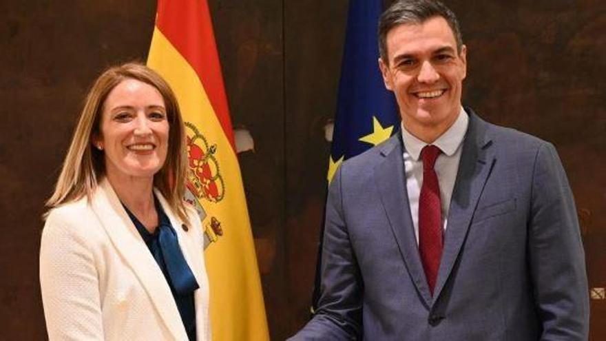 Sánchez y Metsola tratan el conflicto de Ucrania y la presidencia española de la UE en su reunión en Moncloa