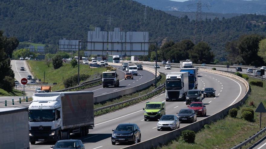 Varios accidentes ralentizan la circulación del puente de mayo
