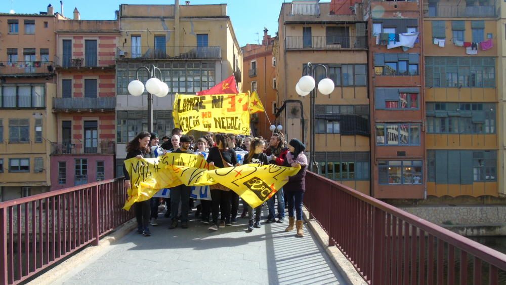 Manifestació 3+2 dels estudiants gironins