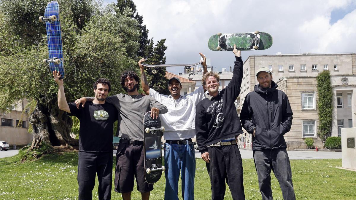 Joey O'Brien, Miles Silvas, Gui Silva, Dennis Busenitz y Chris Mulhern, del Adidas Skate-Team, eligen Vigo para su próximo proyecto