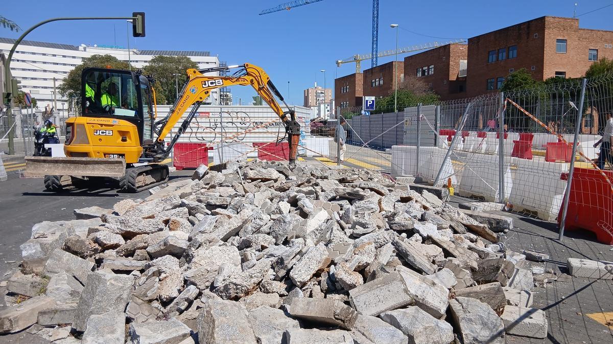 Obras de la línea 3 del Metro de Sevilla junto al Hospital Macarena
