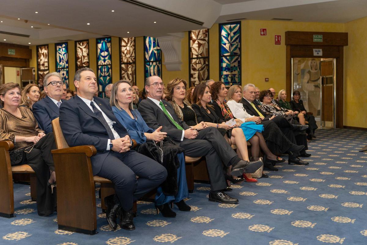 El Colegio de Gestores Administrativos de Murcia celebra patrón y distingue a nuevos colegiados