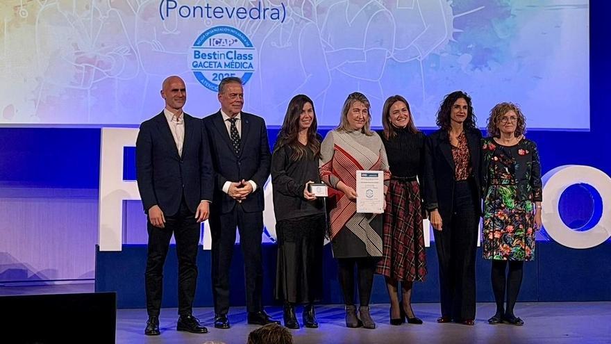 Recogida del premio para Atención Primaria.