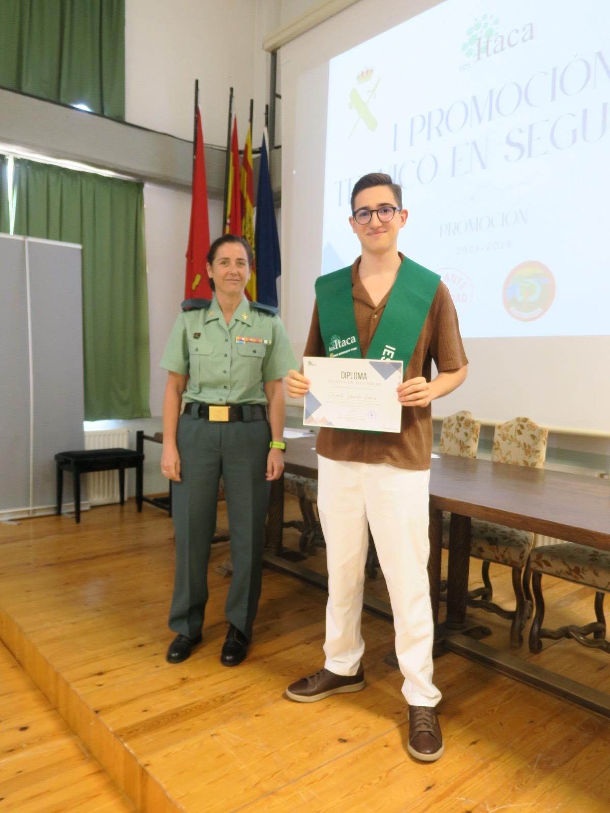 El IES Ítaca de Zaragoza de celebra la graduación de la primera promoción en Aragón del Grado Medio de Técnico en Seguridad