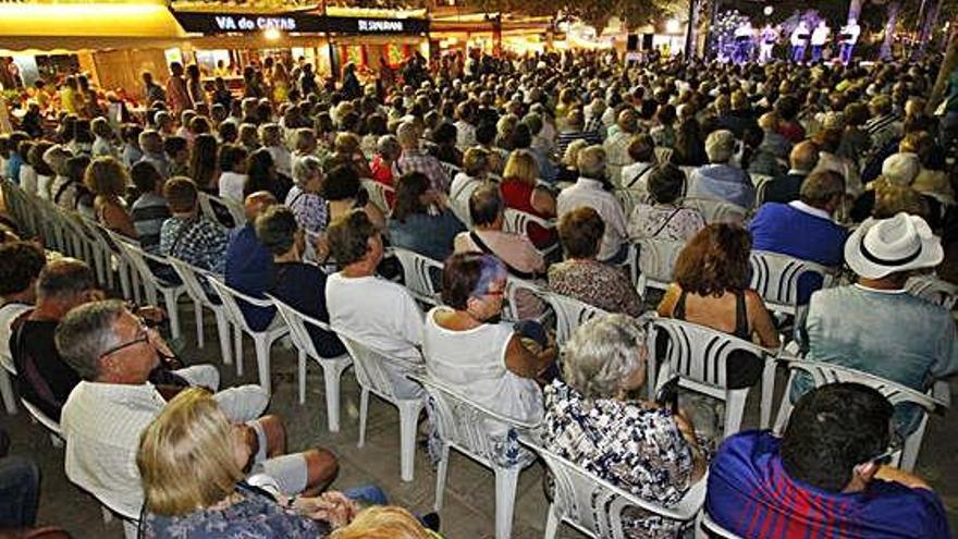 Prop de 800 persones van assistir a la Cantada d&#039;Havaneres d&#039;enguany.