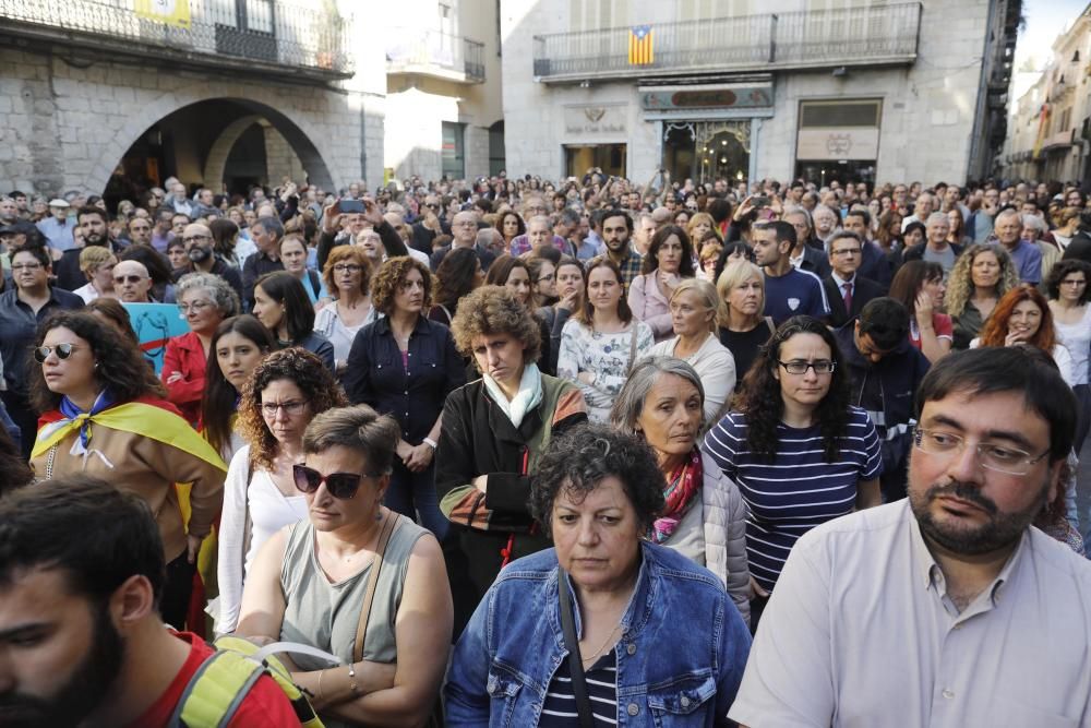 Concentració a la Plaça del Vi per protestar contra les detencions de Cuixart i Sànchez.