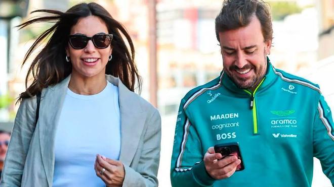 Fernando Alonso y Melissa Jiménez, en una foto tomada en 2025