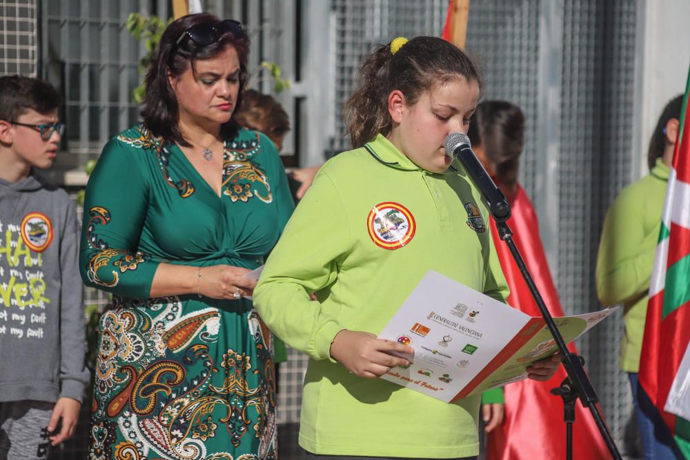 Los escolares del colegio de Hurchillo celebran lo