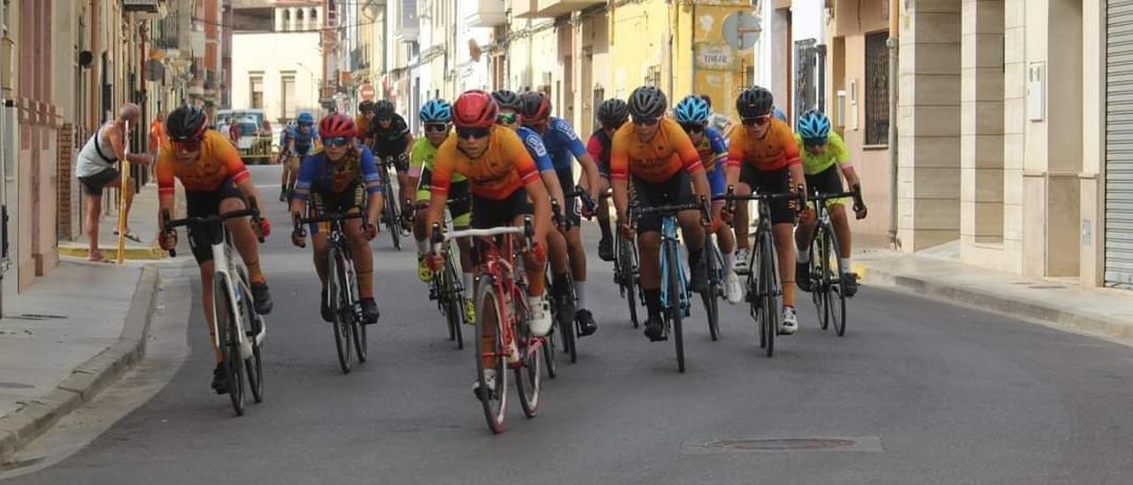 Ciclistas en una de las carreras del Trofeu de Canals.