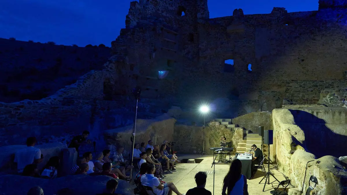 La música y el humor toman Illueca, Alfajarín, Loarre y Grisel gracias al Festival de los Castillos