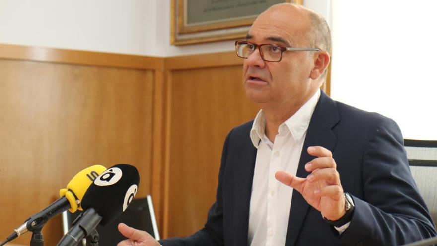 El rector de la Universidad de Alicante, Manuel Palomar, ayer en rueda de prensa.