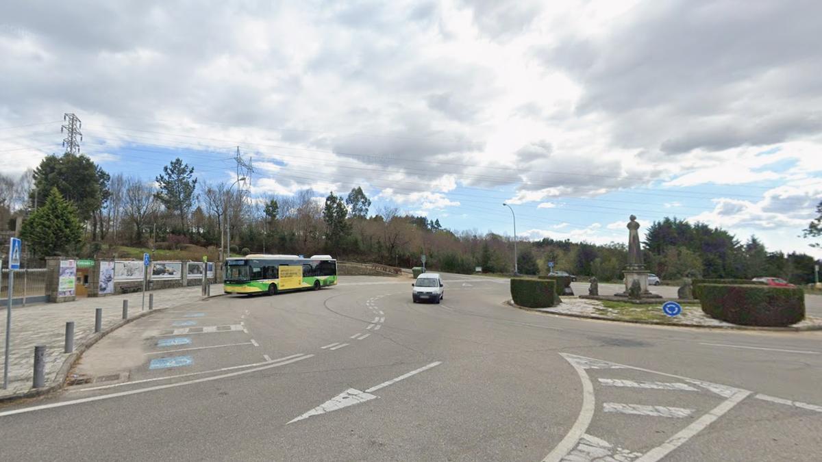 Rotonda del Vigo Nature, donde el conductor fue detenido tras embestir a dos coches patrulla