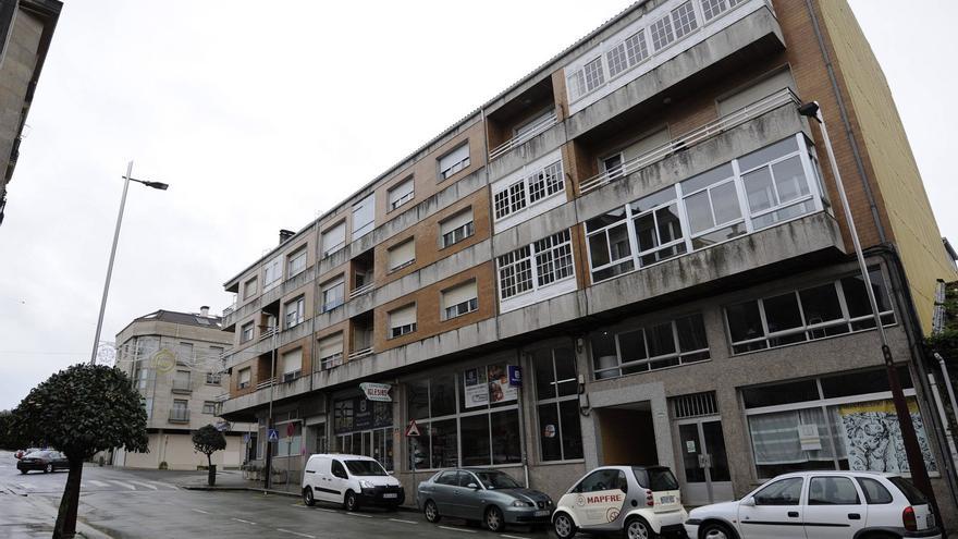 Vivienda okupada en un primer piso de un edificio de la Avenida Bos Aires.