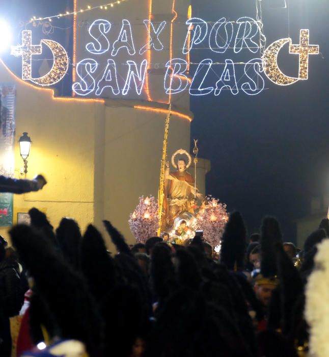 Bajada del Santo en las fiestas de Moros y Cristianos de Sax