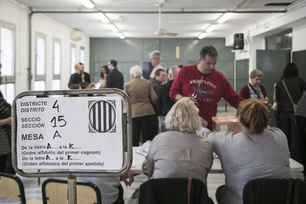 Mesa electoral en Rubí