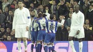 Los jugadores del Deportivo celebran el gol de Tristán en la final del Bernabéu en 2002.